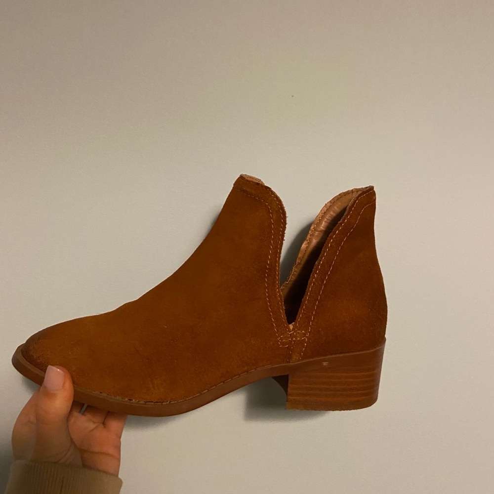 Steve Madden Brown Suede Booties